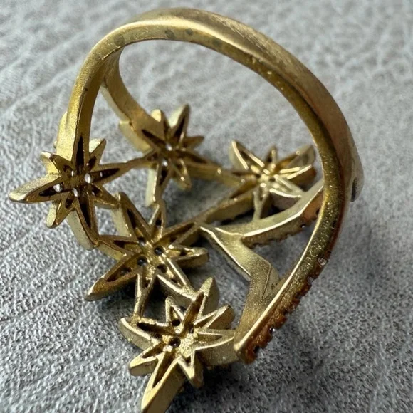 Star Ring - Picture 3 of 8